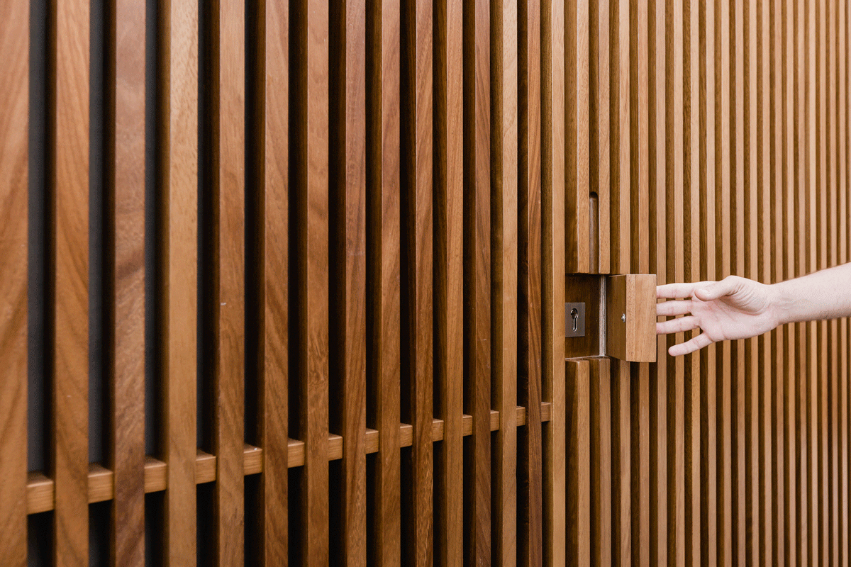 Maçaneta de porta de madeira