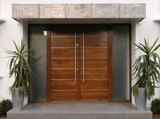 Porta de madeira simples: Beleza e durabilidade em sua casa